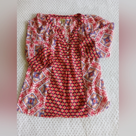 Fig and Flower Anthropologie Blouse Top Size Small Geometric Button V Neck - Picture 10 of 12